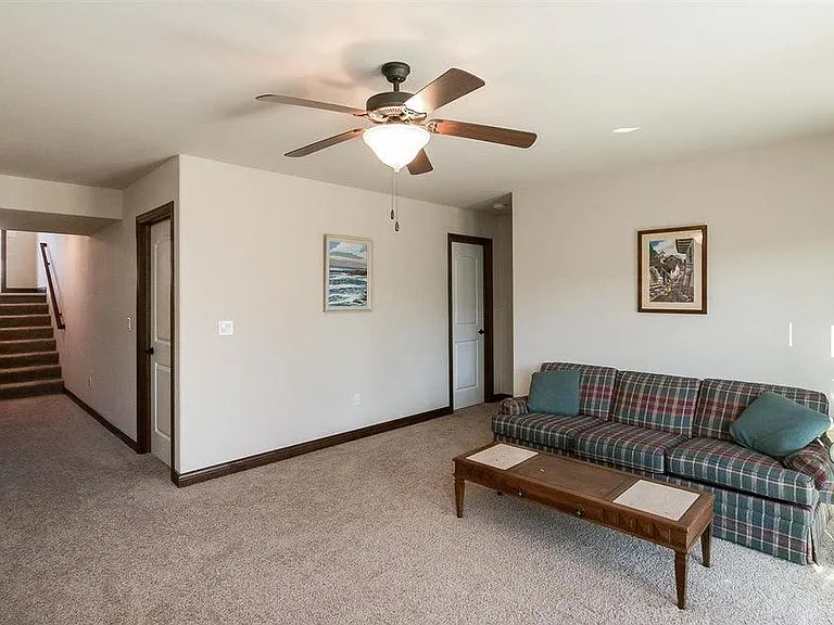 150 N Park Ridge Rd — Photo 12