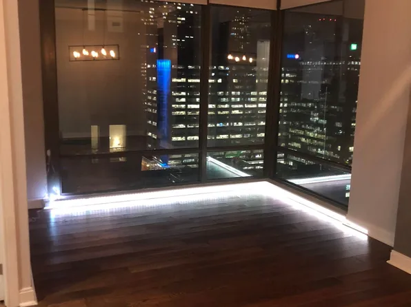 18 Yorkville Ave, Toronto, ON