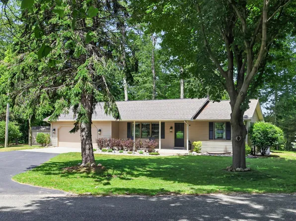 70070 2nd Ave, South Haven, MI 49090