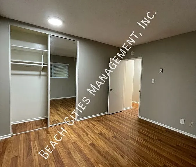 2033 E 3rd St #1B — Photo 29