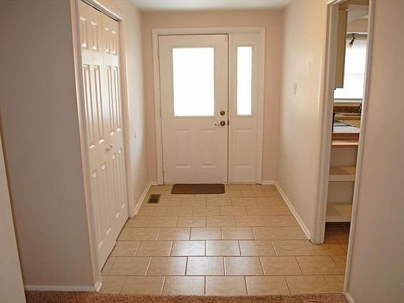 4th image of 1832 W 72nd Pl