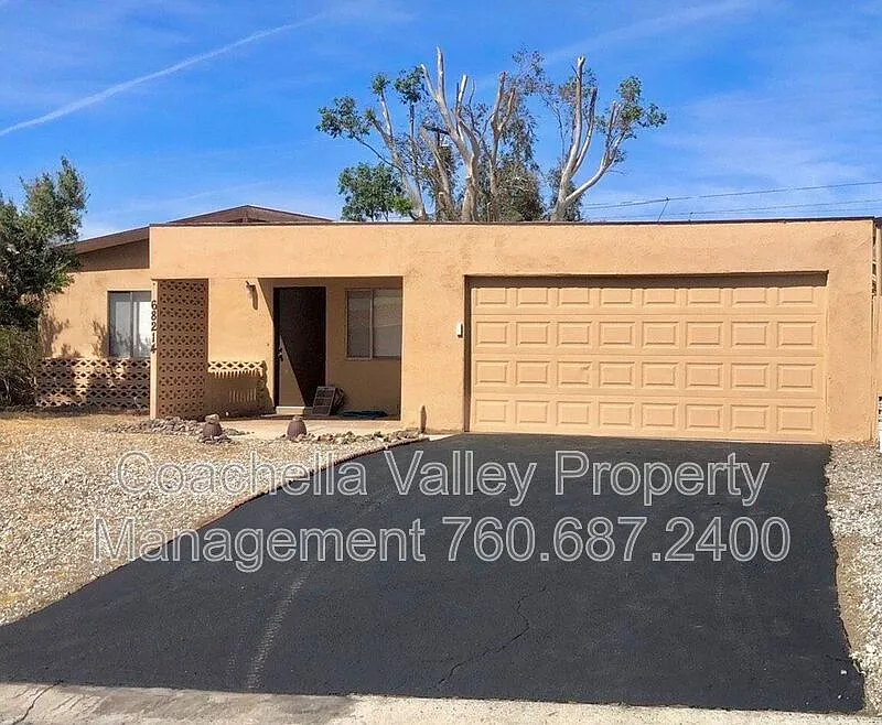 3 bed, 2.0 bath, 1107 sqft, $2,495 — Photo 2