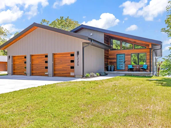225 Westshore Dr, Jerome, MI 49249
