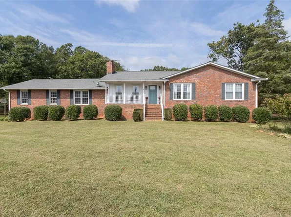 764 Griffin Farm Rd, Honea Path, SC 29654