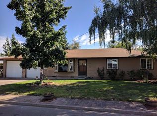 755 S 5th St, Central Pt, OR 97502