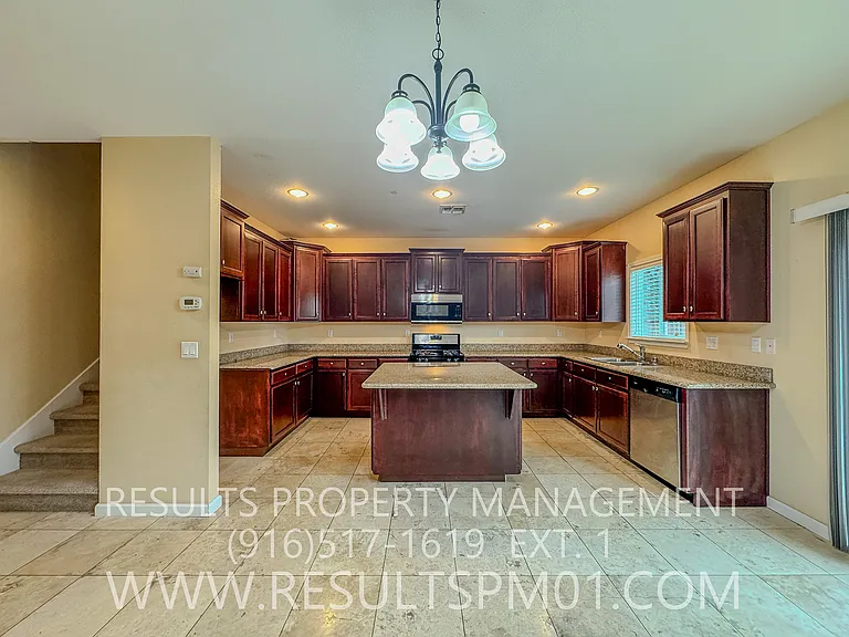 9121 Echo Point Pl — Photo 4