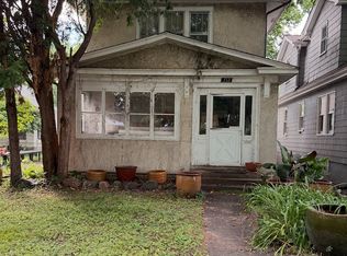 712 Cedar Lake Rd S, Minneapolis, MN 55405