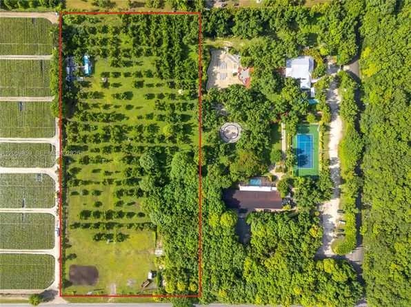 15300 SW 216th St, Miami, FL 33170