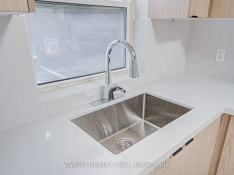 882 Broadview Ave #3 — Photo 17