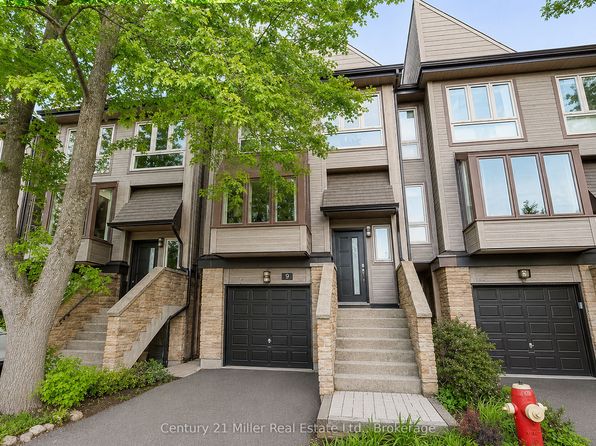 1120 Queens Ave #9, Oakville, ON L6H 2B5