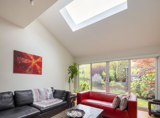 1915 Chesterfield Ave, North Vancouver, BC