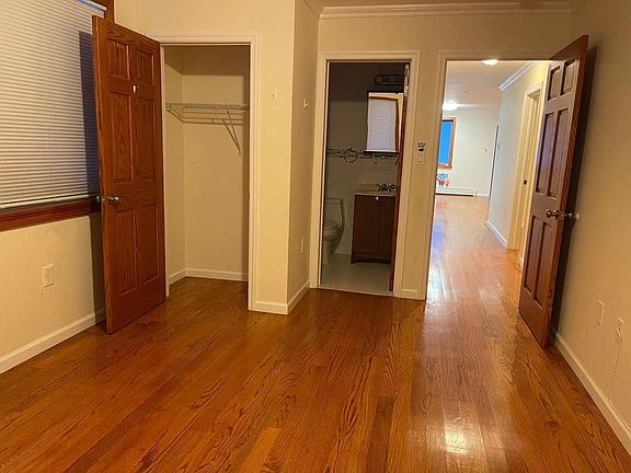 2nd image of 15032 Roosevelt Ave Floor 1