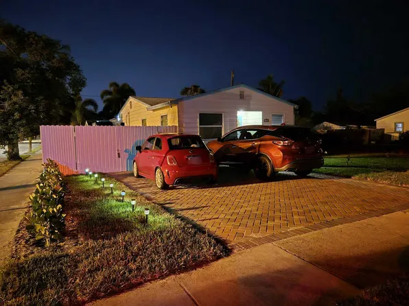 735 Palmetto Street, West Palm Beach, FL 33405