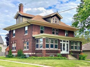 301 S Warren St, Watertown, WI 53094