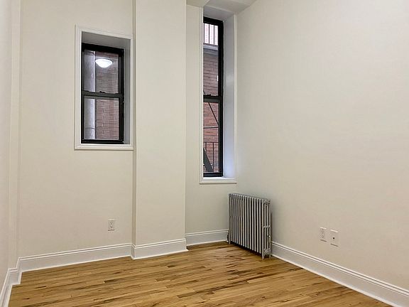 4th image of 139 E 13th St #1A