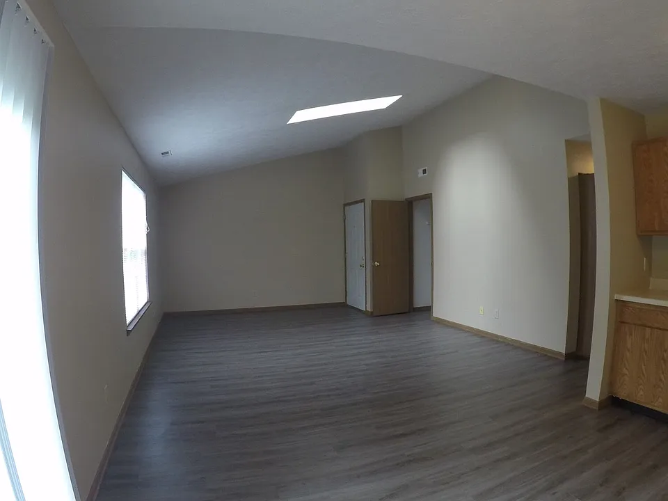 Building Photo 5