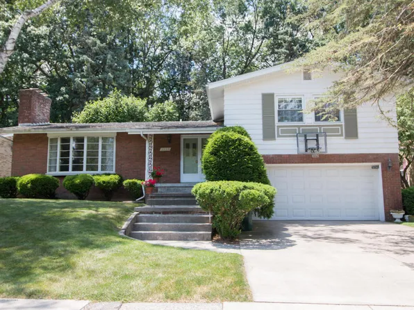 2226 Wellesley Dr, Lansing, MI 48911