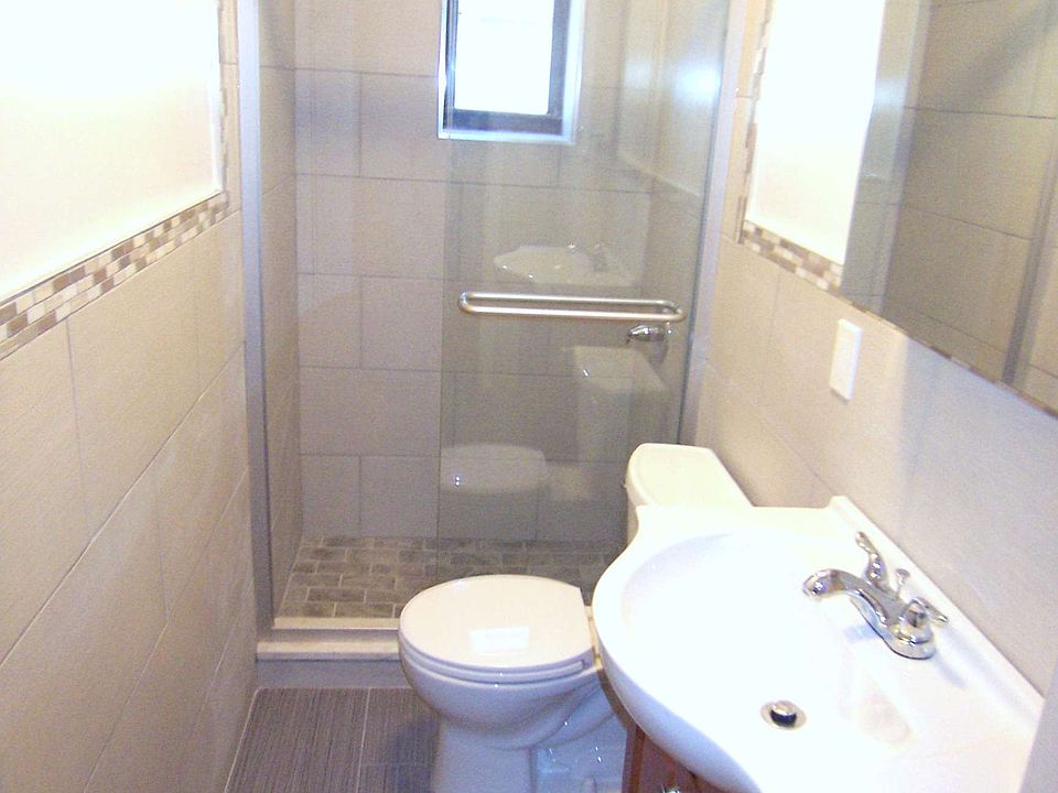 1st image of 3004 45th St APT 1L
