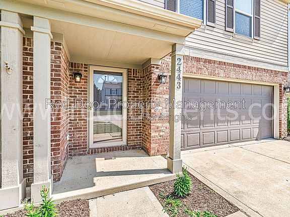 4th image of 2443 Windsor Pl