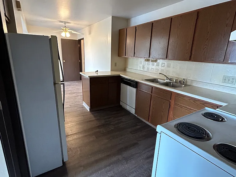 2421 4th Ave N #16 — Photo 5