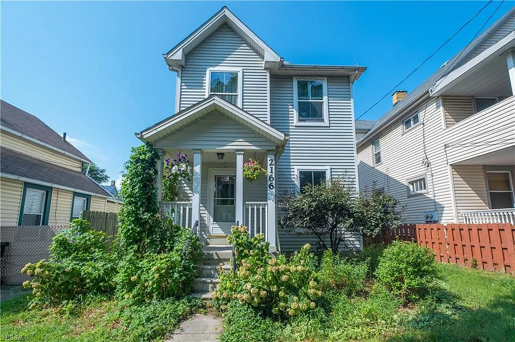 2166 W 33rd St photo 1