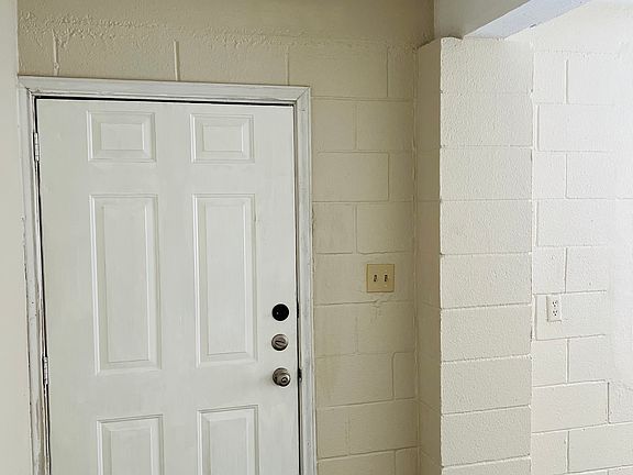 2nd image of 1005 E Adams Ave