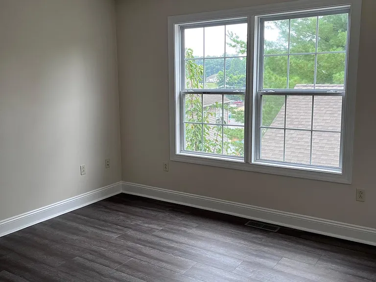 210 Barkwood St — Photo 11