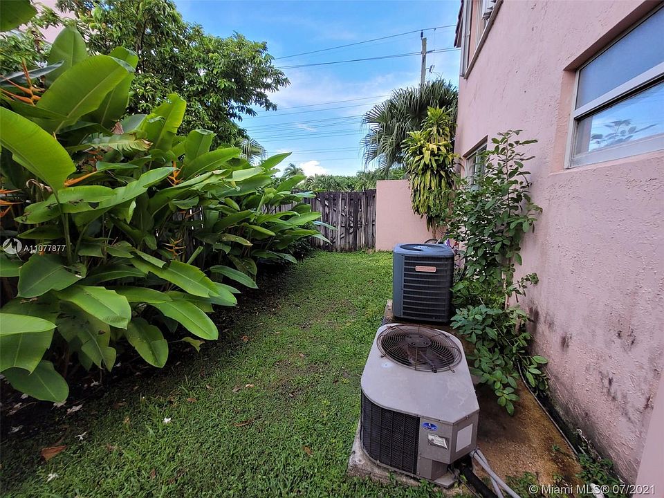 1st image of 8019 Lake Dr APT 104