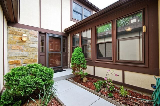 1st image of 35 White Oak Cir