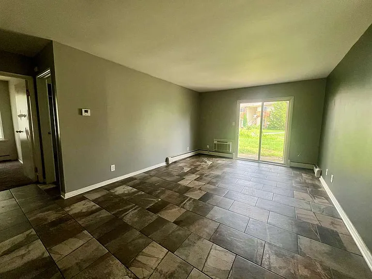 2400 Light Rd — Photo 10