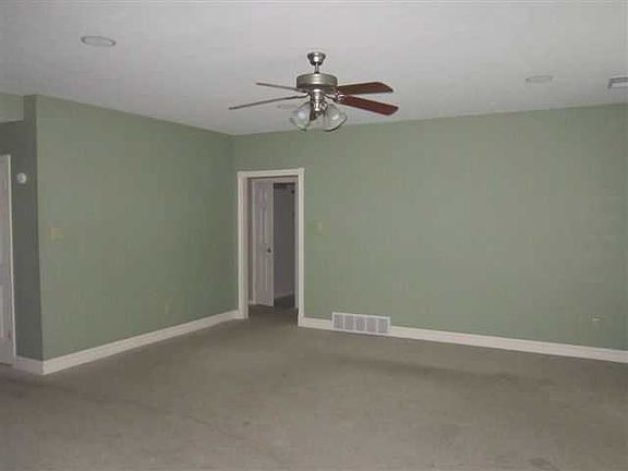 5th image of 250 Peggy Anne Ln