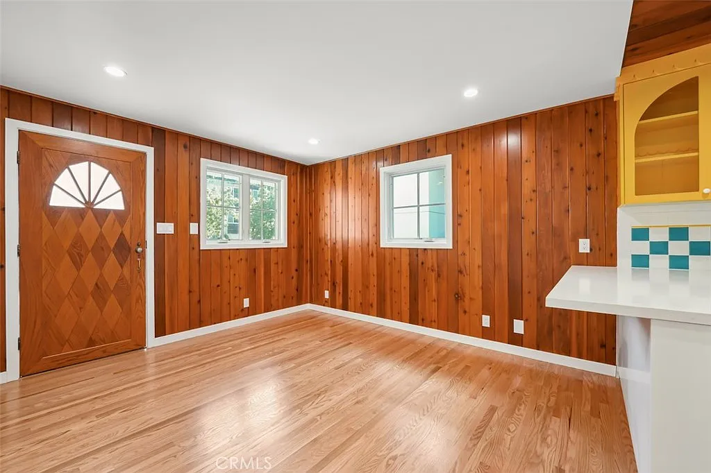 4 bed, 1796 sqft, $7,295 — Photo 2