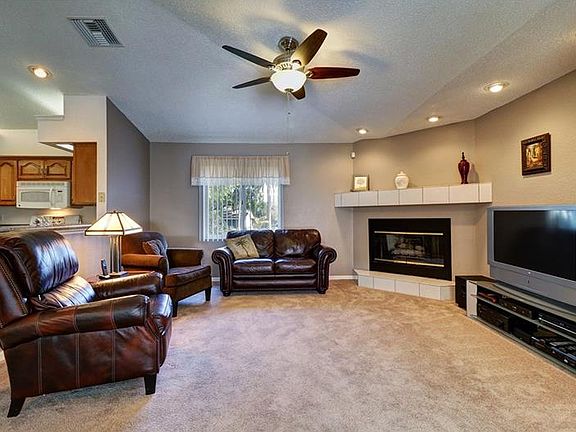 3rd image of 1402 Kimberly Ln