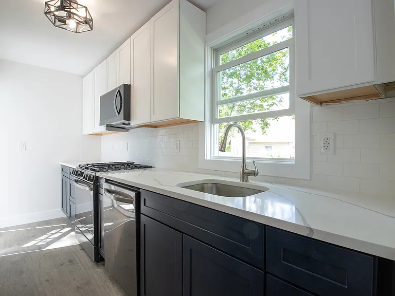 329 Livingston St #1 — Photo 7