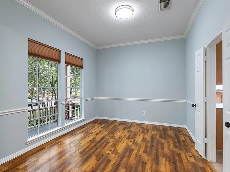 6 E Cottage Green St — Photo 8