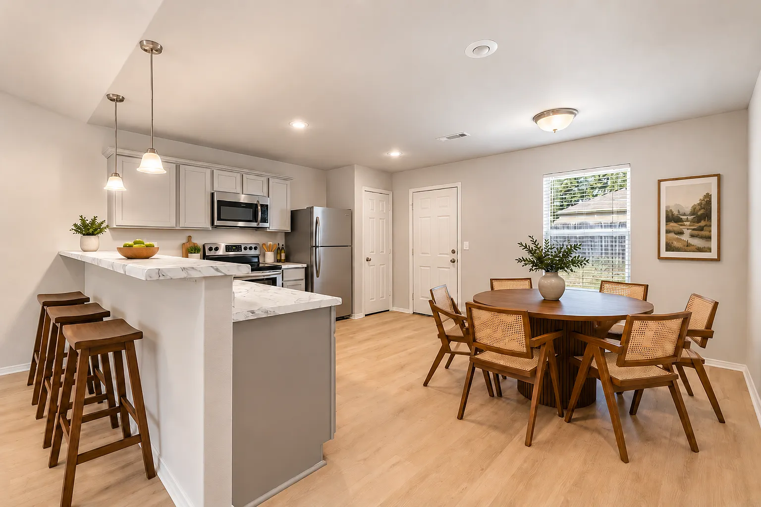 3 bed, 1460 sqft, $1,600 — Photo 2