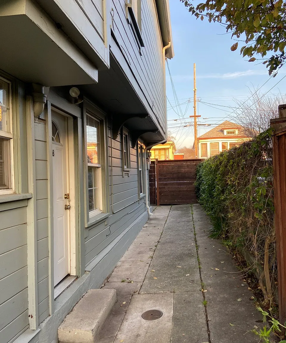 2 bed, 900 sqft, $3,400 — Photo 4