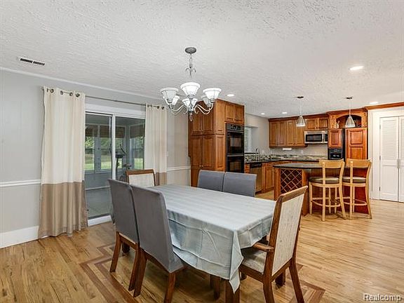 5th image of 21779 Lundy Dr