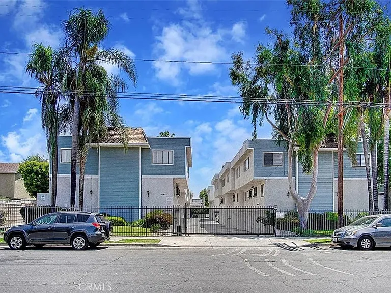 9144 Burnet Ave #32 — Photo 1