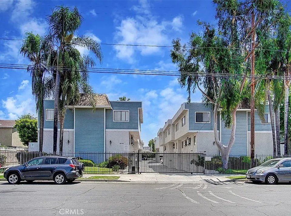 9144 Burnet Ave #32
