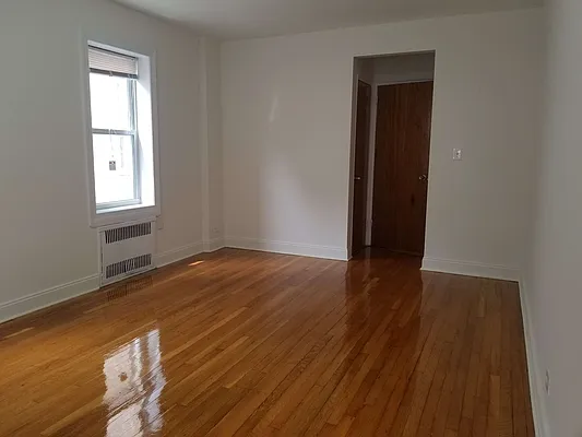 Rented by Max & Associates Realty Corp | media 4