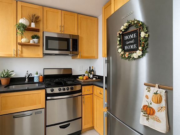2nd image of 850 Amsterdam Ave APT 11c