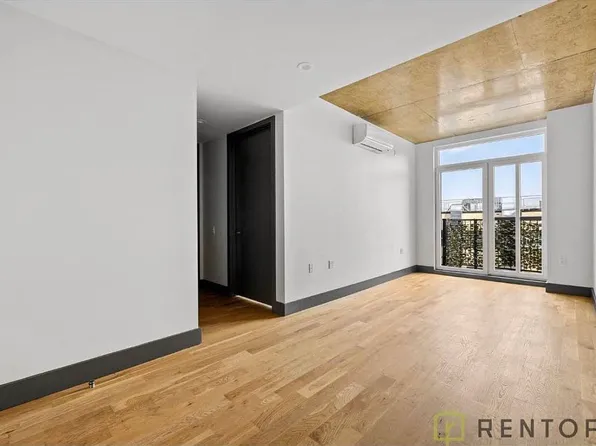 338 Evergreen Avenue image 1 of 23