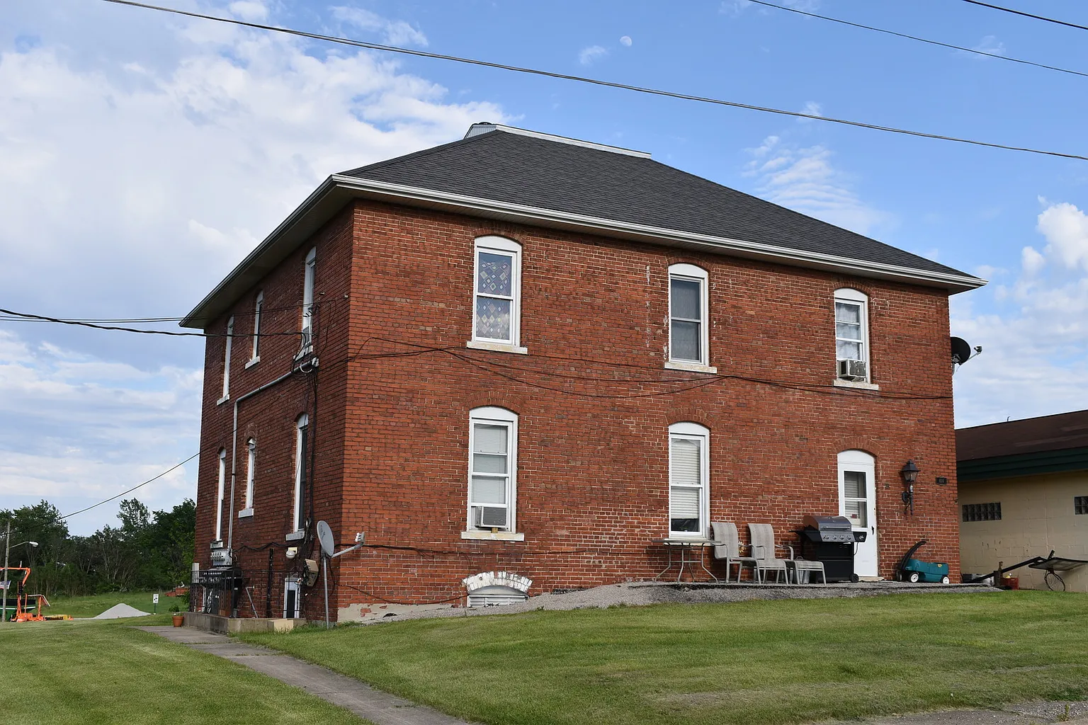 414 N State St photo 1
