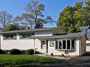 2301 Forest Ave, Rolling Meadows, IL 60008