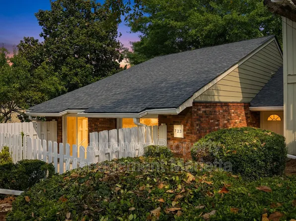 723 Hanover Ln, Marietta, GA 30067
