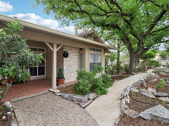 4th image of 1904 Summit Ridge Dr N