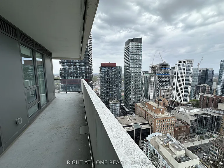 2221 Yonge St #3102 — Photo 28