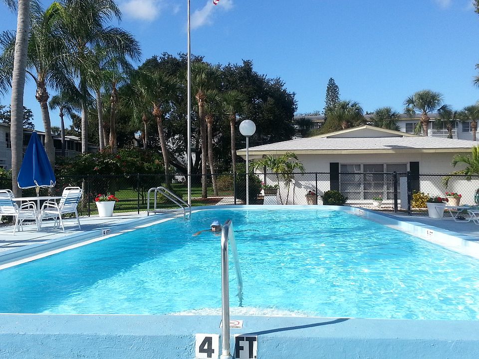 Heated swimming pool steps from your back porch...AAaaah!