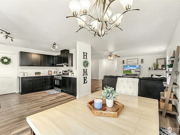 5th image of 202 Mazza Street NE